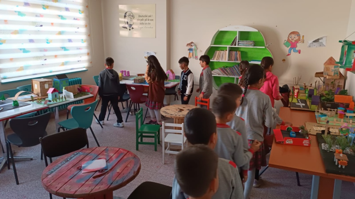 OKULUMUZDA YAPAY ÇEVRE TASARIMI SERGİSİNE DAVETLİSİNİZ.